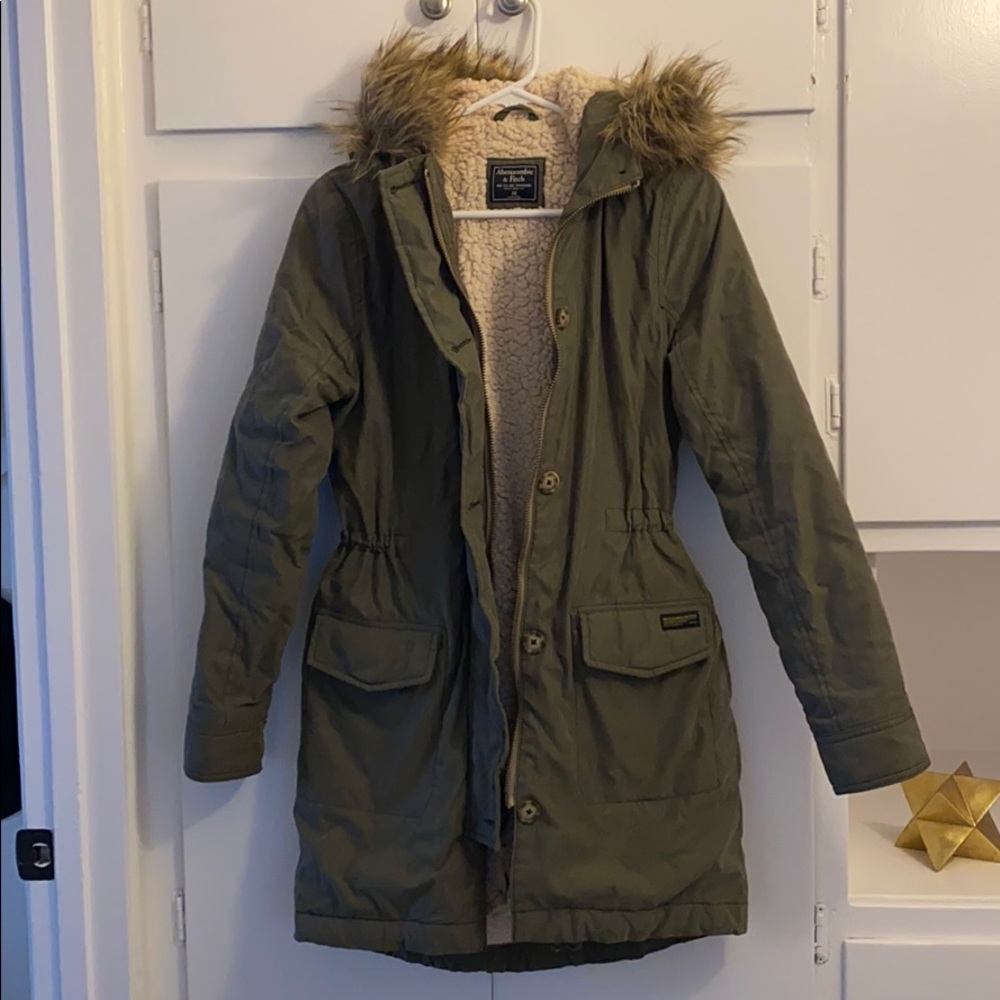 Abercrombie & Fitch olive green down parka